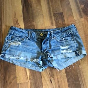 Size 6 American Eagle light wash jean shorts